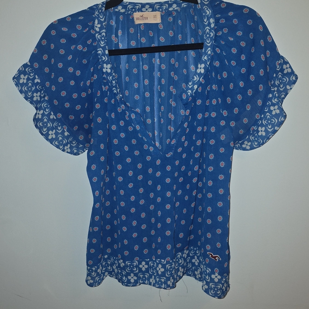 VTG 90s Hollister Sheer Blue Top with White Floral Accents Y2k V Neck Flowy